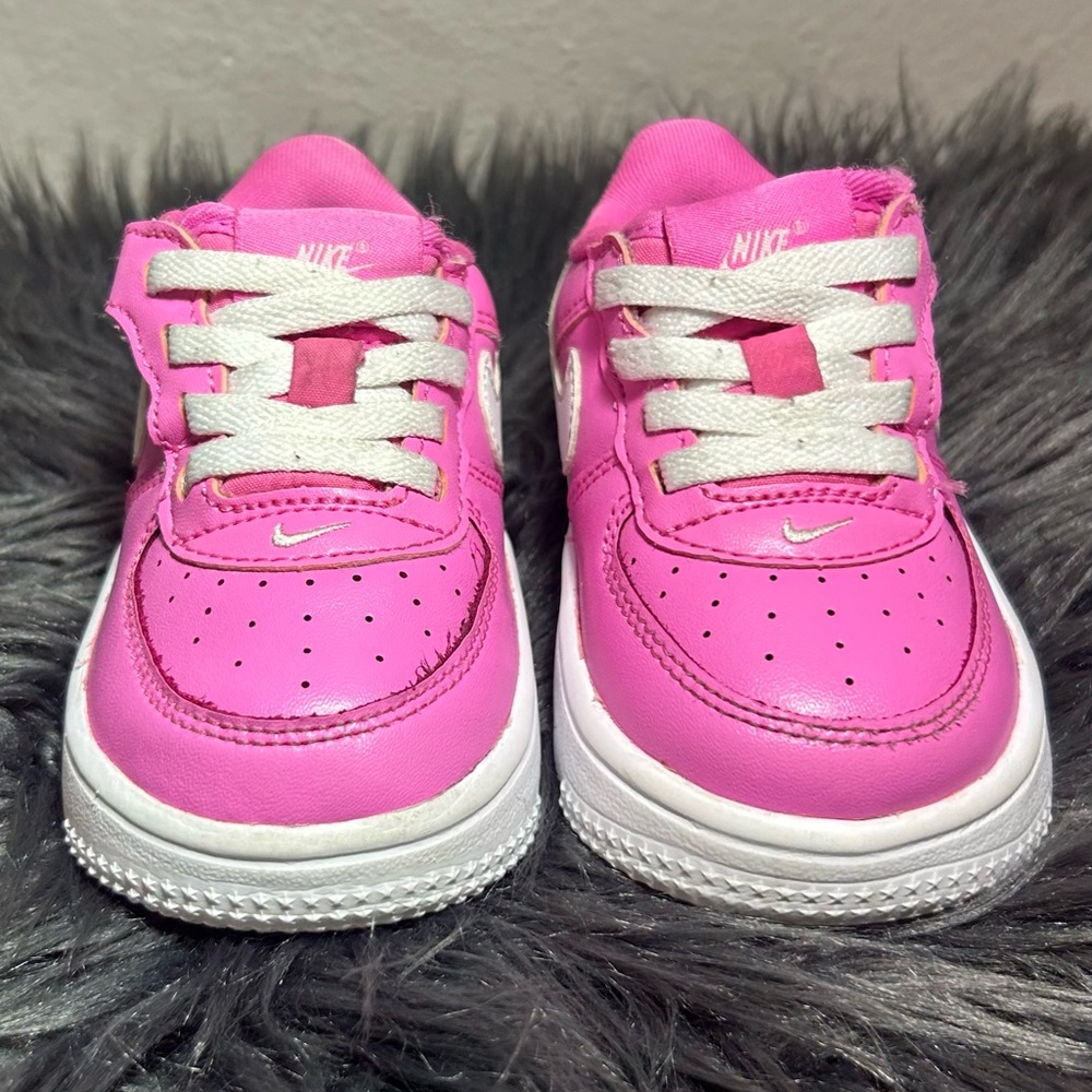 Nike Force 1 Low EasyOn Baby/Toddler Pink and White Low-Top Sneakers Size 6c - Picture 4 of 11